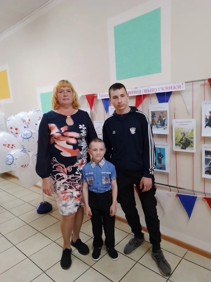 Katierina Babajeva s synovjami Maksimom i Ihoriem Kateryna Babayeva with her sons Maxim and Igor Kaciaryna Babajeva z synami Maksimam i Iharam