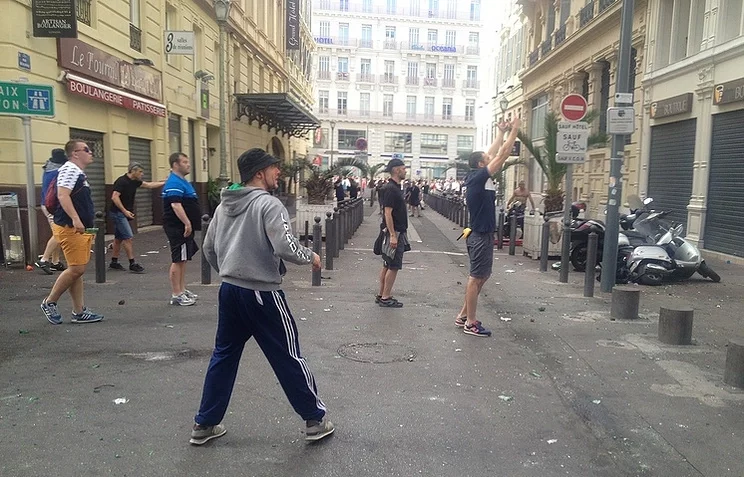 Столкновение в Марселе, 11 июля. Фото ТАСС/Илья Андреев.