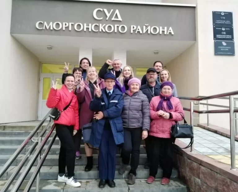 Илья Петунов справа в очках, harodniaspring.org