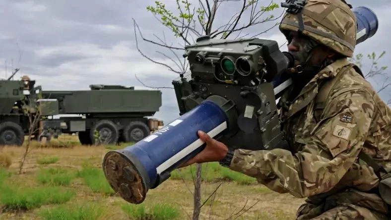 Пераносны зенітна-ракетны комплекс Starstreak дазваляе знішчаць цэлі на адлегласці ад 300 да 6000 метраў. Фота: Ministry of Defence / Wikimedia Commons