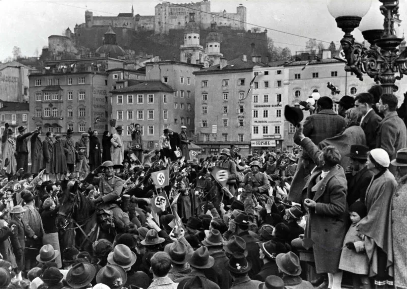 12-13 марта 1938 года произошел Аншлюс — включение Австрии в состав Германии. По официальным немецким сведениям, в Австрии присоединение к Германии одобрило 99,75% жителей.