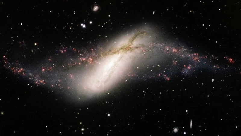 NGC 660. Фота: Gemini Observatory/AURA