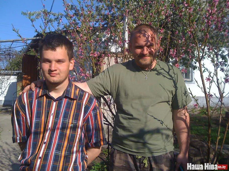 Дмитрий Галко с сыном Андреем в Мариуполе.