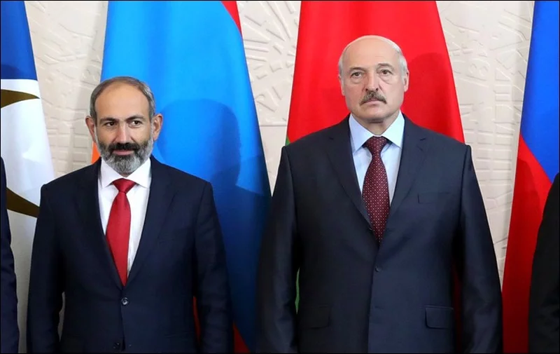 Лукашэнка і Нікол Пашынян. Фота kremlin.ru.
