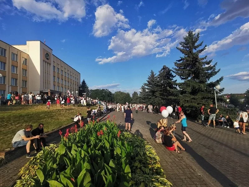 Протестующие в Волковыске 14 августа. Фото: volkovysk.by.