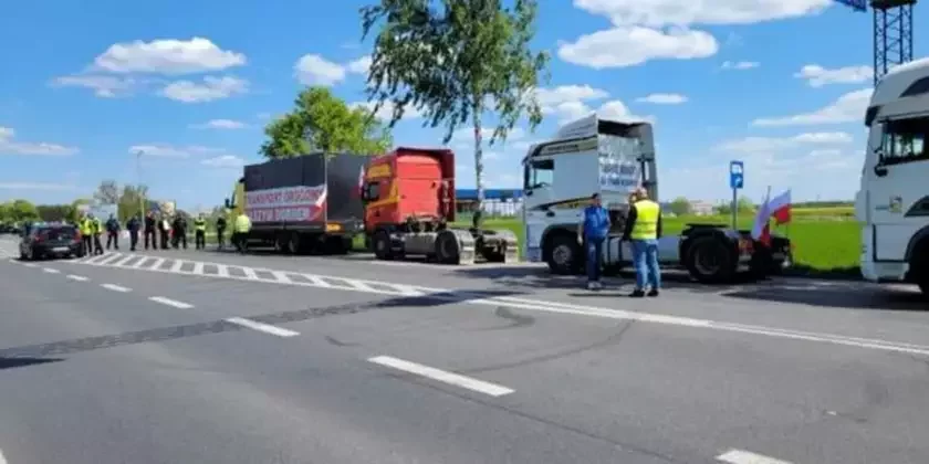 Акцыя польскіх дальнабойнікаў на беларускай мяжы