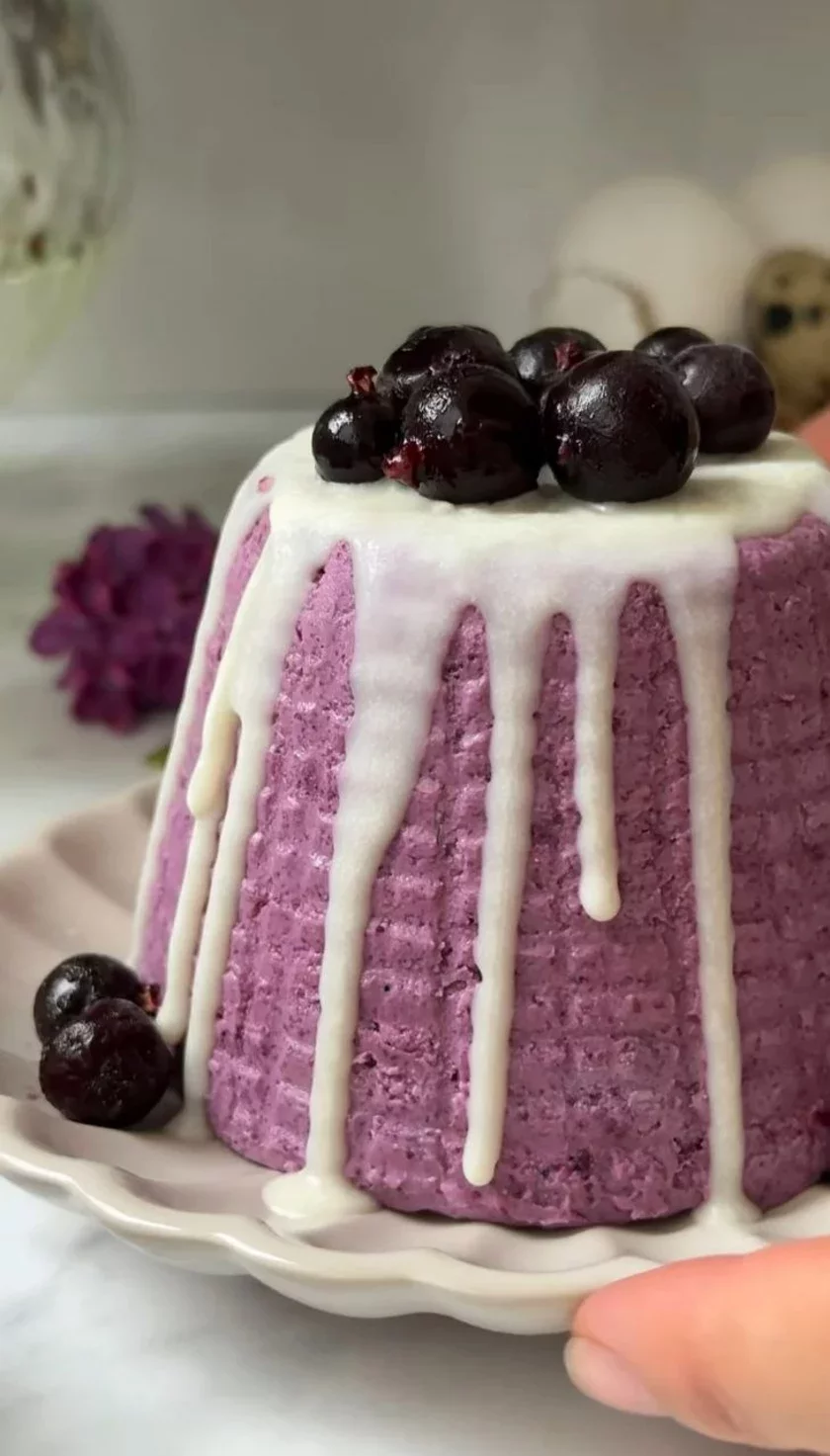 Easter black currant cake