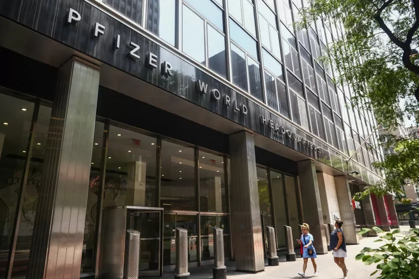 Vsiemirnaja štab-kvartira Pfizer v Ńju-Jorkie Suśvietnaja štab-kvatera Pfizer u Ńju-Jorku Pfizer World Headquarters in New York,