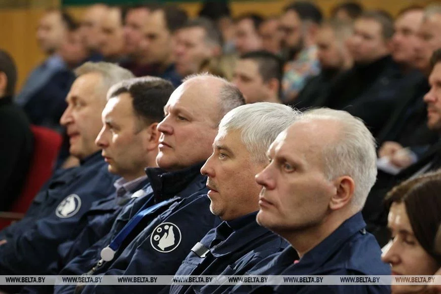 Аўдыторыя ў зале падчас выступлення Аляксандра Чарвякова