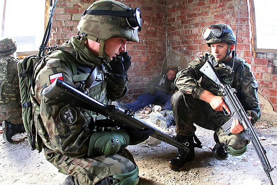 Польский солдат во время совместных с Литвой и Украиной учений «Кленовая арка-2012». Фото: Petras Malukas/AFP/East News