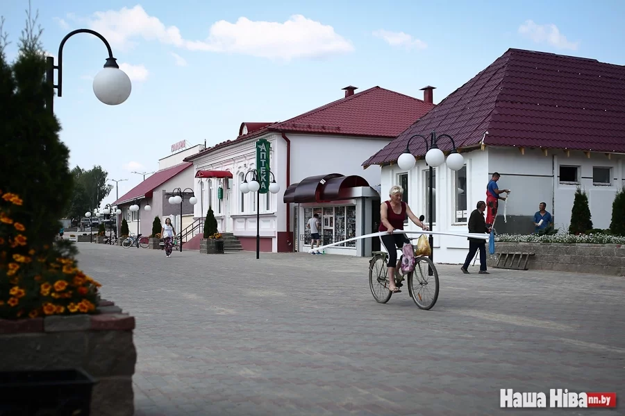 Рэканструкцыя старой забудовы ля цэнтральнай плошчы Гарадка.