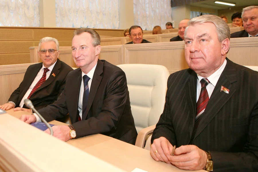Члены Совета Республики Петр Шершень, Александр Косинец и Николай Казаровец. Фото БелТА.