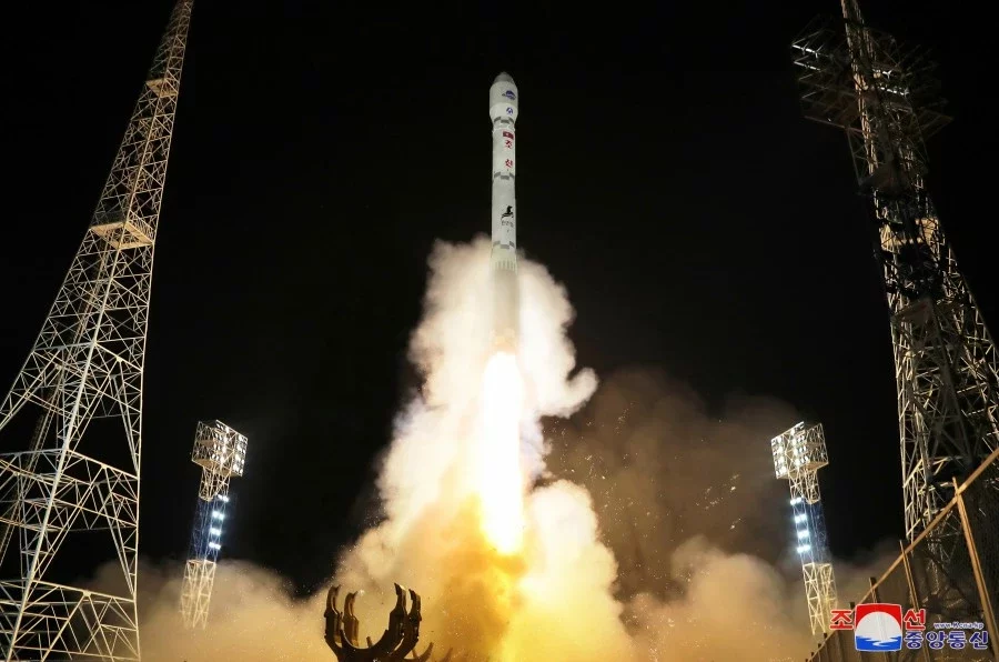 КНДР вывела на орбиту свой первый разведывательный спутник. Все фото: kcna.kp