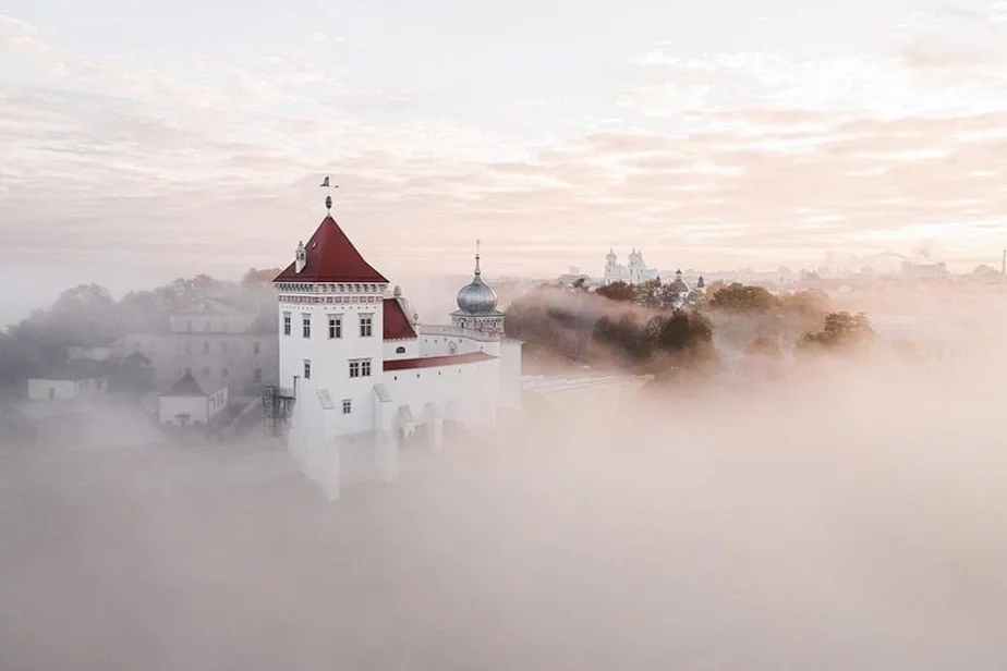 Hrodna. Karaleŭski pałac u tumanie