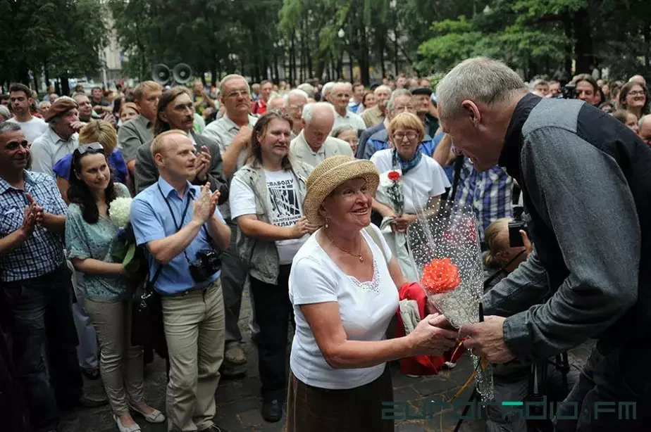 Злева направа: Леанід Кулакоў, Вольга Някляева, Зміцер Дрозд, Максім Вінярскі, фота Еўрарадыё