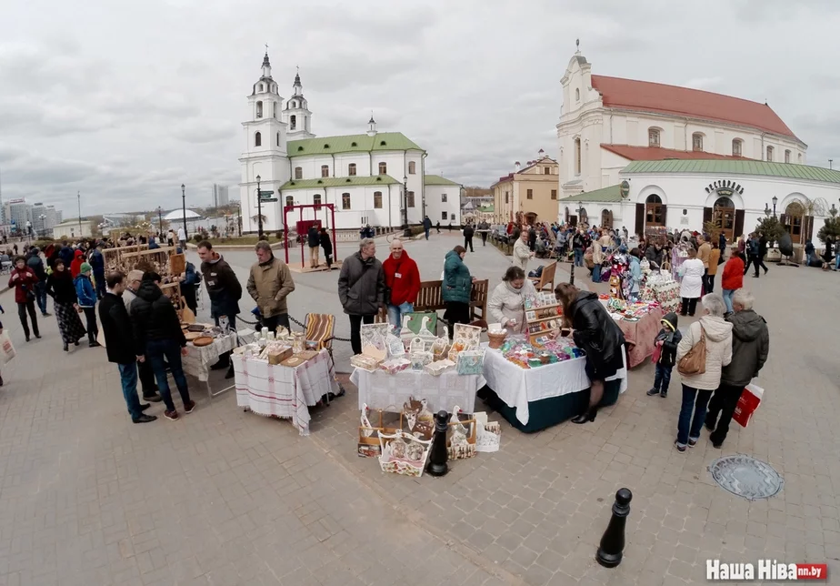 Па ўсёй тэрыторыі фестывалю была проста неймаверная колькасць рамеснікаў.