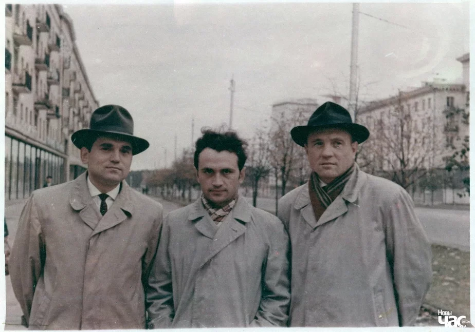 Слева направо: Иван Тищенко, Арсений Лис, Степан Миско. Минск, 1969 год. Фото из семейного архива Арсения Лиса.