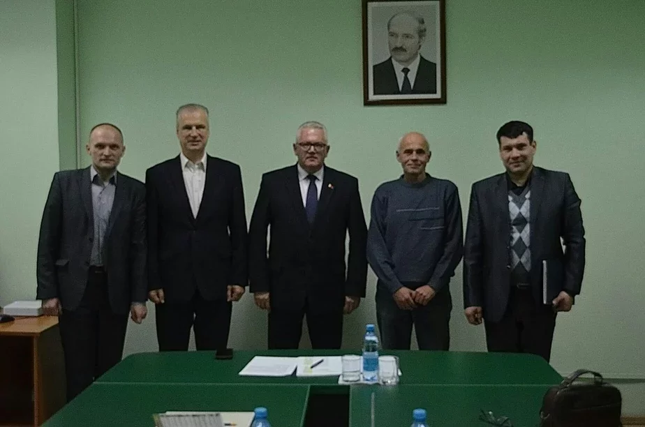 Андрей Иванов (второй слева) на встрече с министром образования Игорем Карпенко (в центре) в ноябре 2017 года.