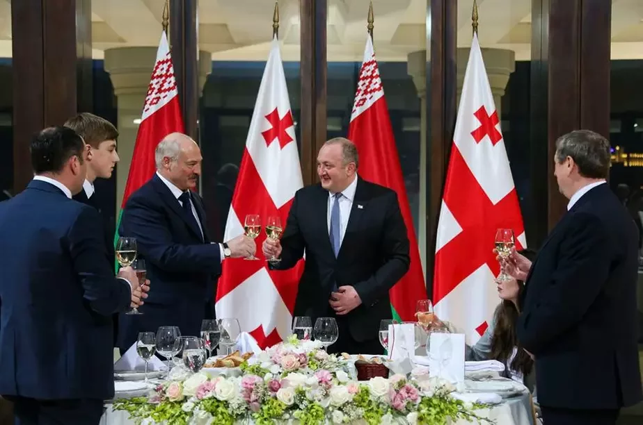 fota z fb prezidenta Hruzii