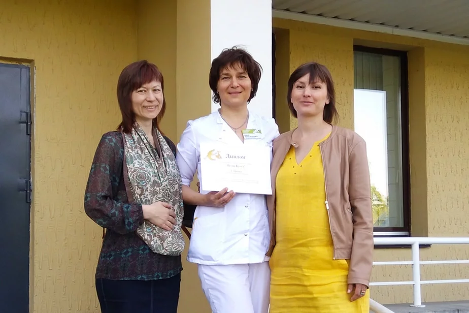 В центре — лучшая доктор в рейтинге «Белы бусел» Ирина Васильевна Борис.