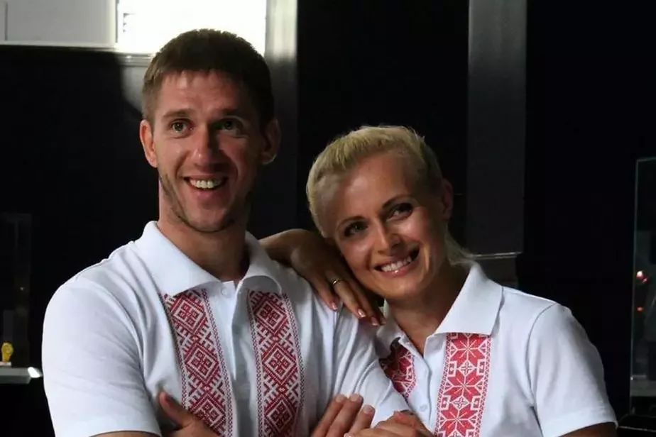Олимпийский чемпион Антон Кушнир с женой Натальей. Архивное фото.
