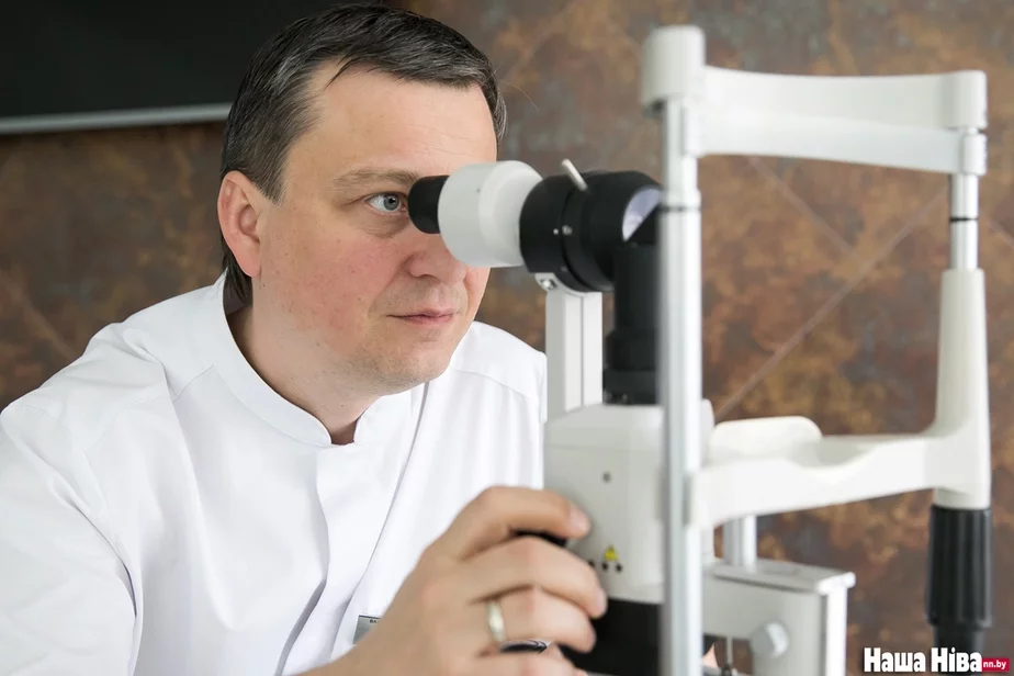 Вадим Мурашко, заведующий подразделением лазерной микрохирургии глаза, врач-офтальмолог, хирург высшей категории клиники «Новое зрение», уже 20 лет помогает людям.