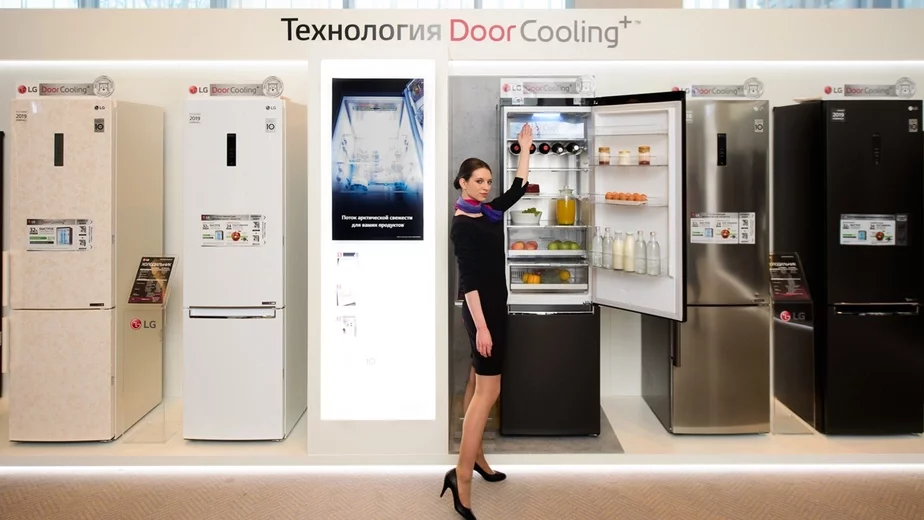 Условный холодильник LG может быть завезен в Россию из Кореи или собран в Калуге. Собранный в Калуге провезти в Беларусь можно, собранный в Корее — нет.