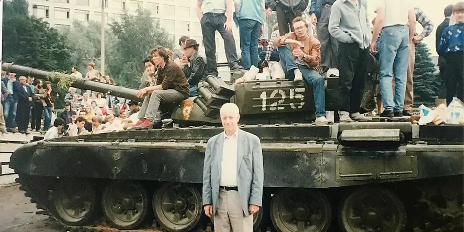 Антоні дэ Меюс падчас жнівеньскага путча ў Маскве ў 1991-м.