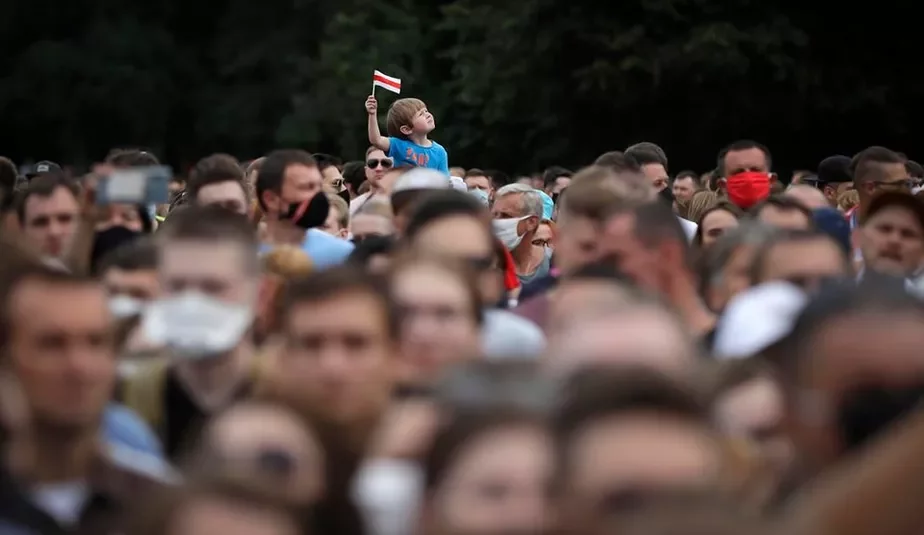 На митинге в поддержку Светланы Тихановской. Минск, 19 июля. Фото Сергея Грица, AP.