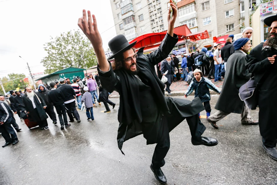 Chasidy śviatkujuć Roš cha-Šana va Umani, Ukraina. Fota paparazzza, Shutterstock.com