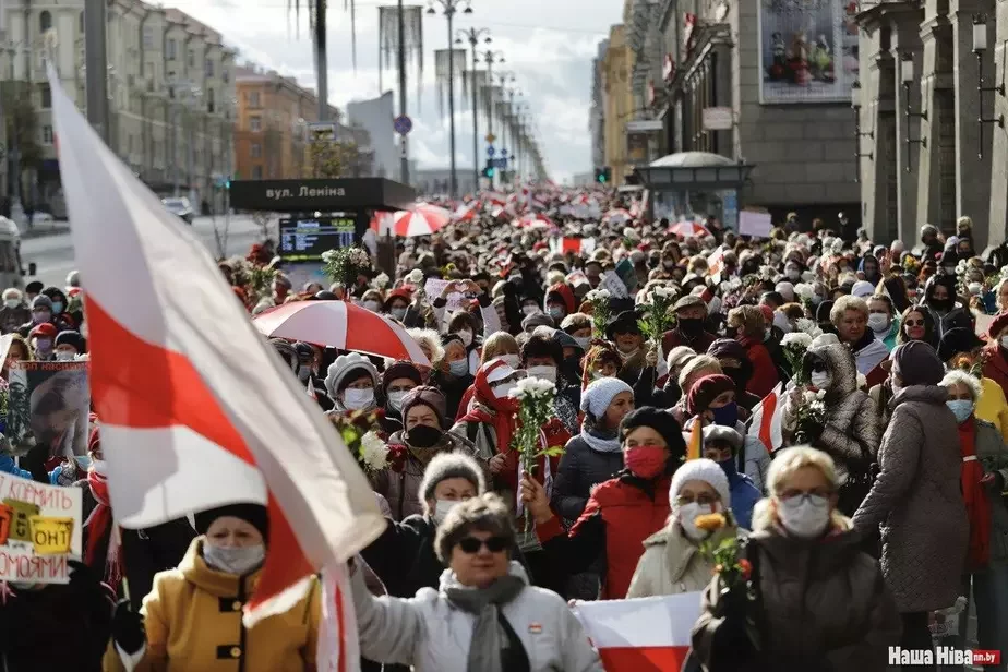 Марш мудрости 19 октября. Фото Надежды Бужан