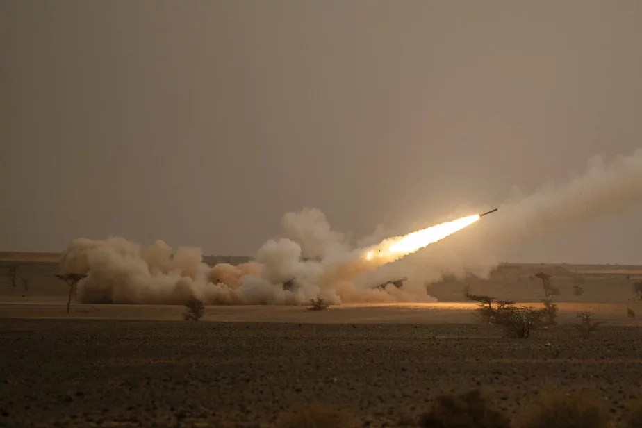 Амерыканскія РСЗА Himars даказалі сваю эфектыўнасць на полі бою ва Украіне, але пакуль Захад перадаў толькі дзясятак такіх сістэм, прычым з боепрыпасамі мінімальнай дальнасці