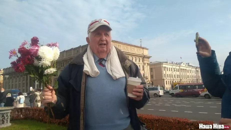 Alaksandr Prušynski na płoščy Niezaležnaści ŭ Minsku. Vosień 2020 hoda