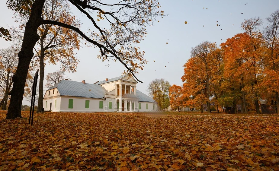 Палац у Падароску. Фота: facebook.com/majontak.padarosk