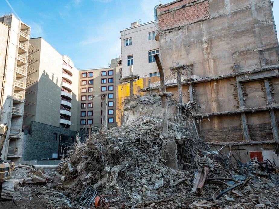 Разрушения в Киеве в результате ракетной атаки России. Фото: Getty Images