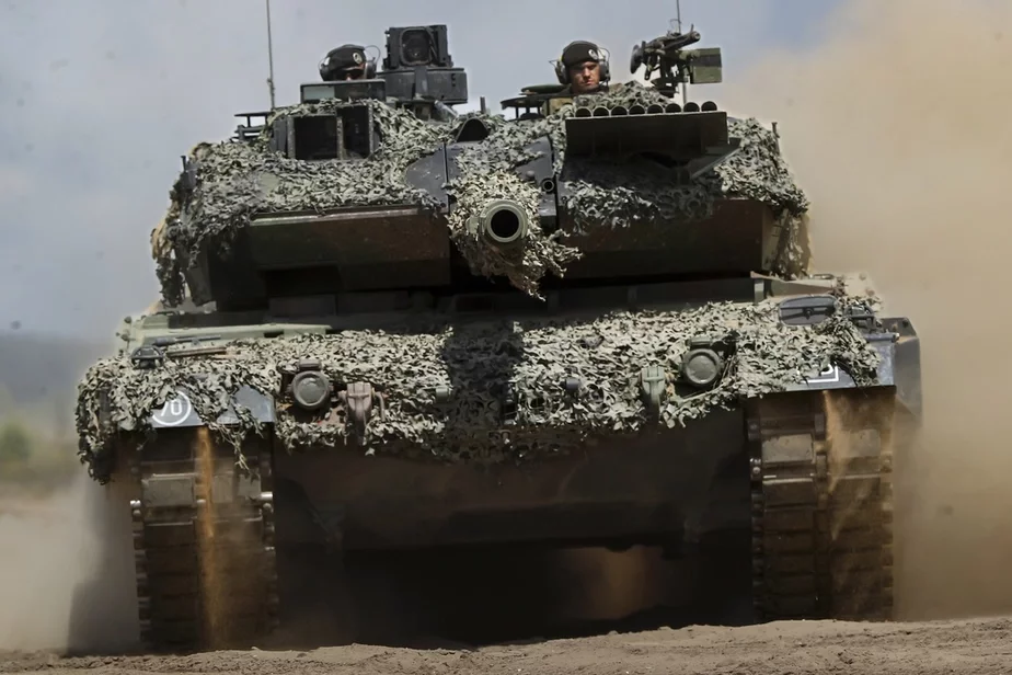 Танк Leopard 2A6 падчас нядаўніх вучэнняў НАТА ў Літве Фота: Mindaugas Kulbis / AP