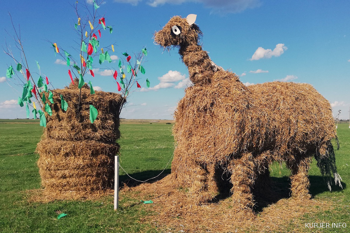 Скоро случчане будут фотографироваться на фоне соломенных домов, паровозов и животных