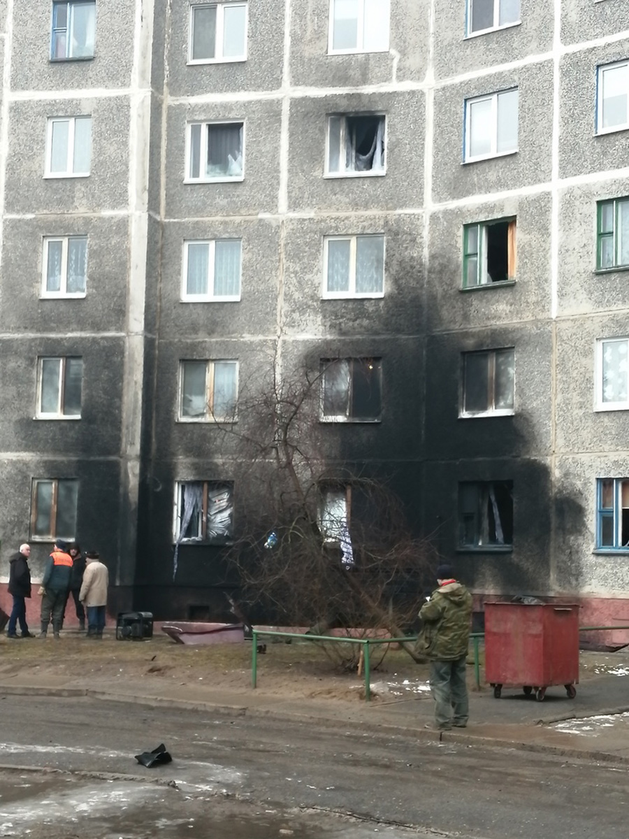 Возле многоэтажного дома в Слуцке произошел взрыв