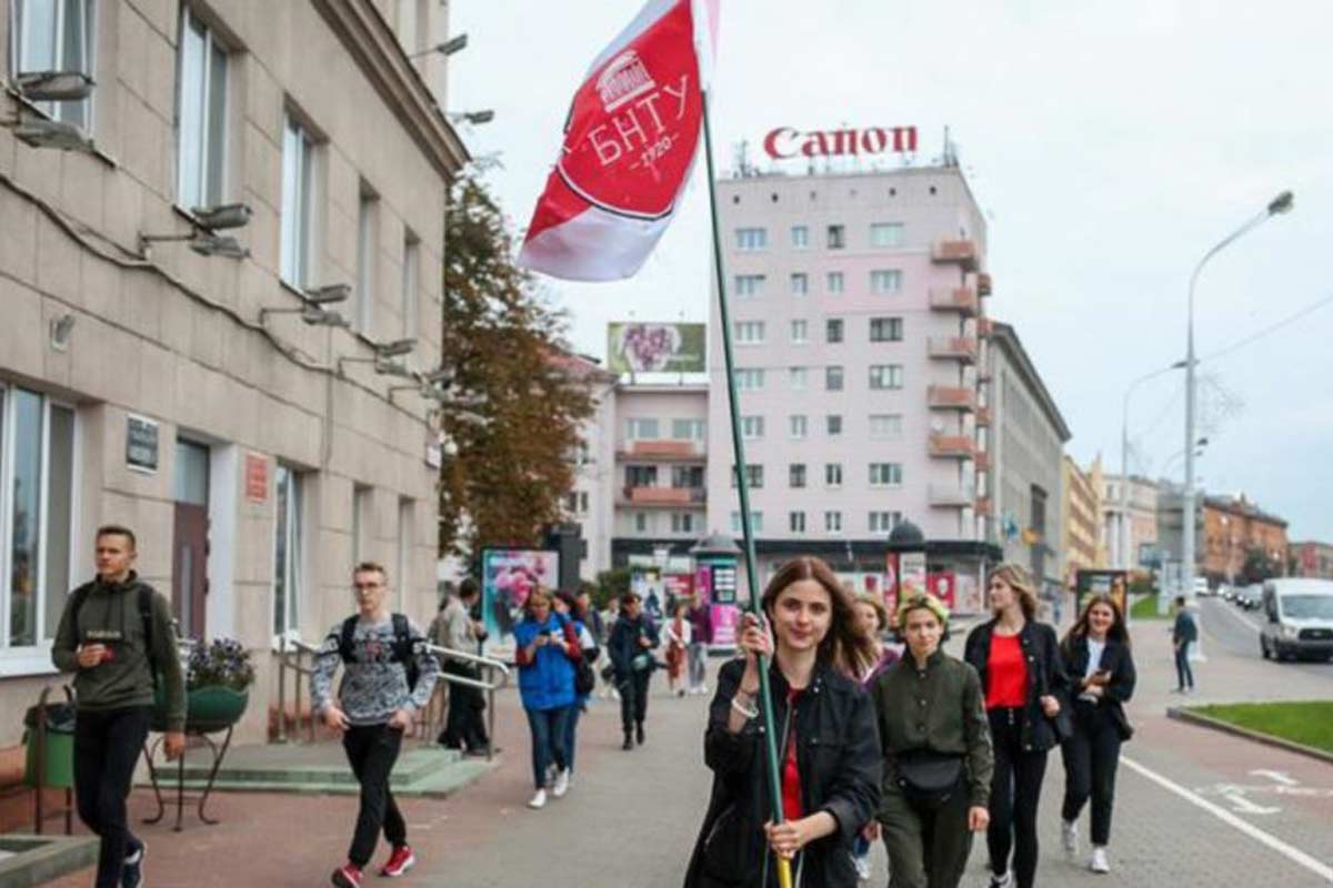 Мама, я никогда не сломаюсь, выйду из тюрьмы с высоко поднятой головой».  Интервью с мамой политзаключенной студентки