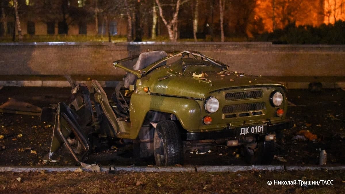 В Донецке взрыв: возле здания местного «правительства» взорвался автомобиль