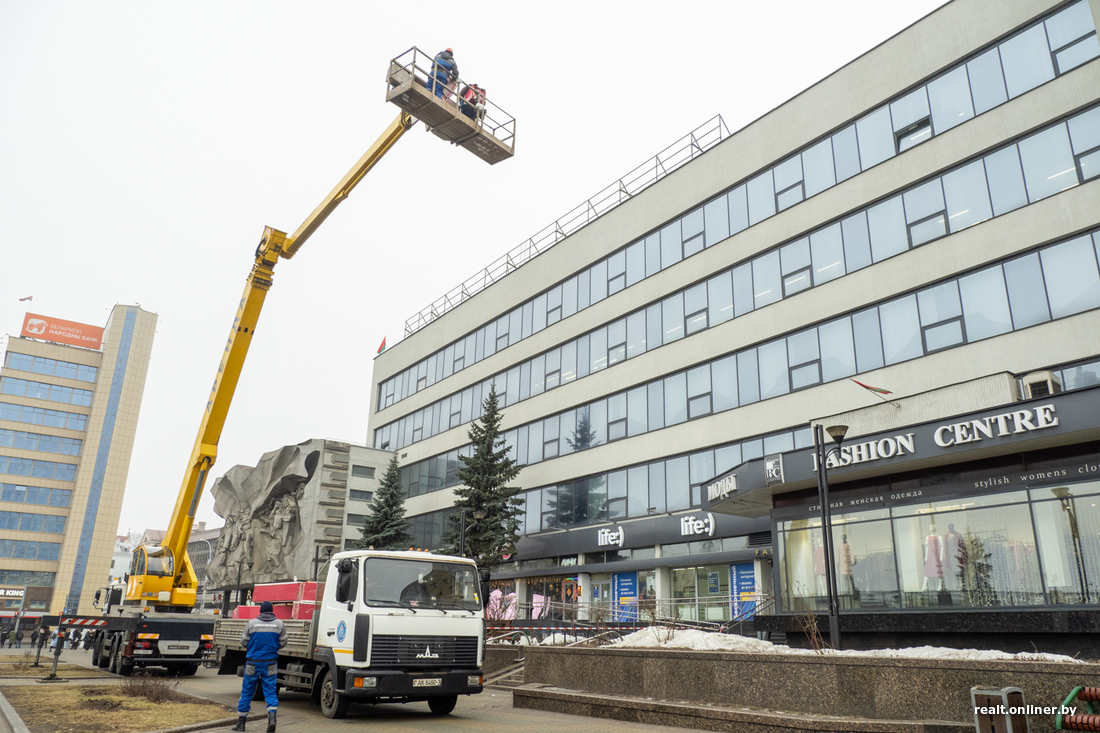 В Минске на Немиге убрали надпись: «Слава пераможцам!»