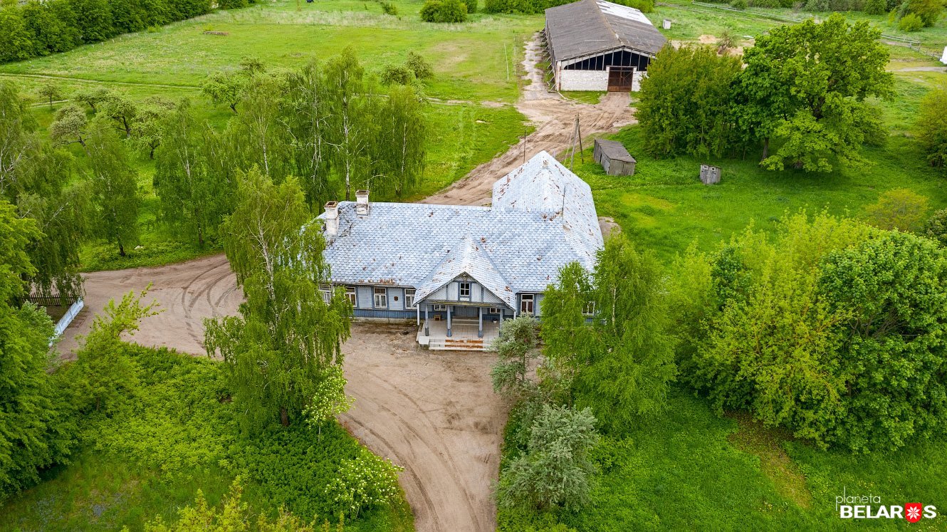 В Ганцевичском районе за бесценок продают старую панскую усадьбу в хорошем  состоянии