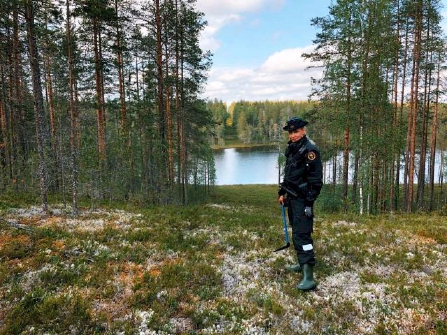 В Финляндии на пограничницу напал медведь. Чтобы спастись, ей пришлось  притвориться мертвой