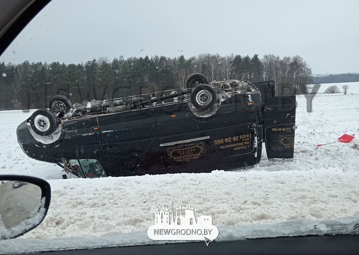 В Гродно перевернулся катафалк