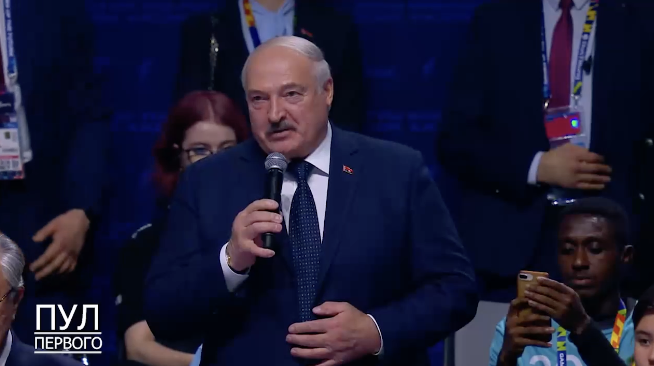 Путин попросил Лукашенко сказать два слова, а он сказал четыре. И все  почему-то по-белорусски