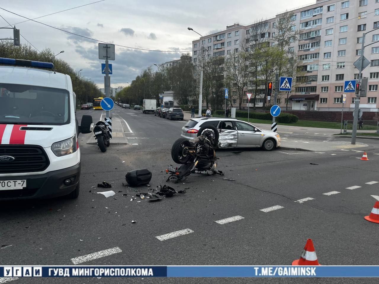 Серьезное ДТП с мотоциклистом в Минске попало на видео