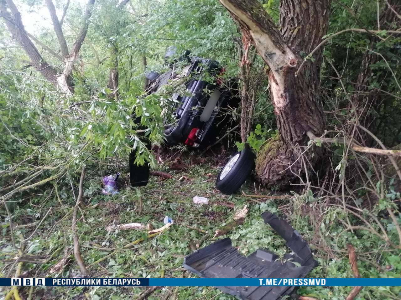 Ночью четверо подростков попали в ДТП в Барановичском районе. Машина  перевернулась