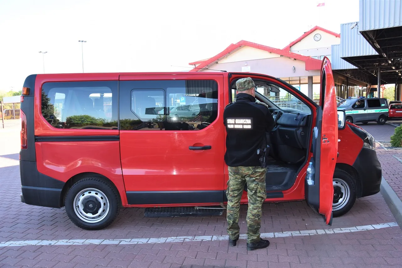 В Польше задержали белоруса, пытавшегося вывезти в Беларусь дорогой минивэн