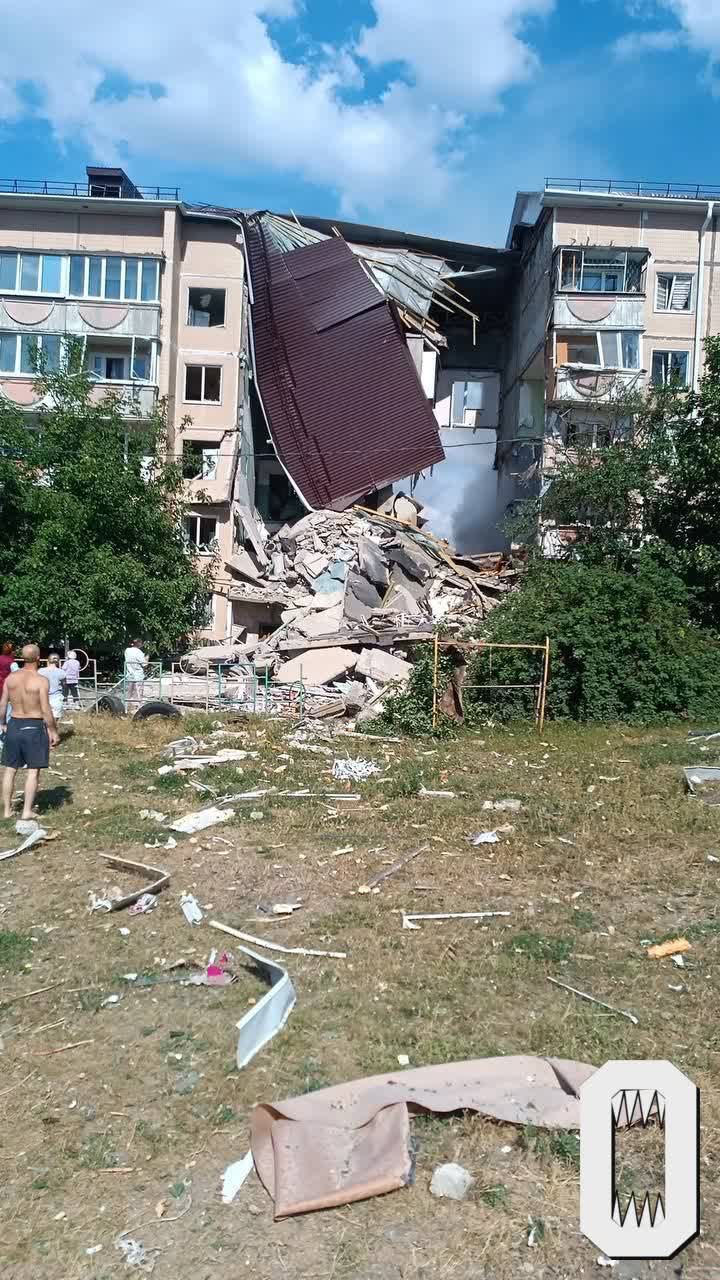 В Шебекино снова неспокойно. Там после взрыва обрушился подъезд жилого дома